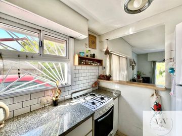Casa en venta de 1 dormitorio c/ cochera en Villa Hipódromo