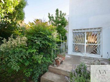 Casa en venta de 1 dormitorio c/ cochera en Villa Hipódromo
