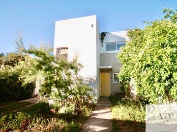Casa en venta de 1 dormitorio c/ cochera en Villa Hipódromo