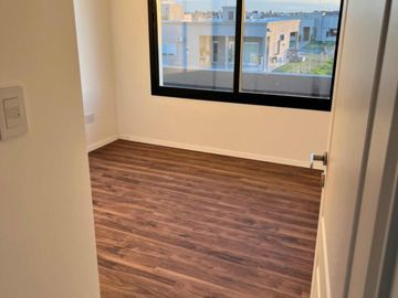 Casa en venta de 4 dormitorios c/ cochera en San felipe
