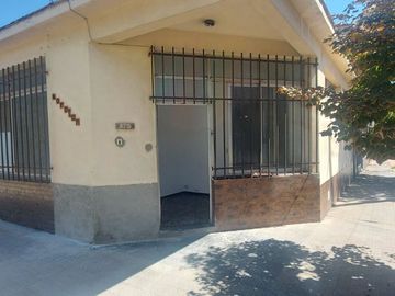 Casa esquina en Venta Barrio Trapiche Godoy Cruz
