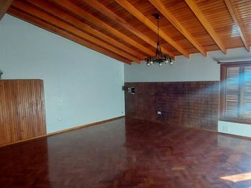 Casa esquina en Venta Barrio Trapiche Godoy Cruz