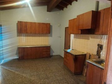 Casa esquina en Venta Barrio Trapiche Godoy Cruz