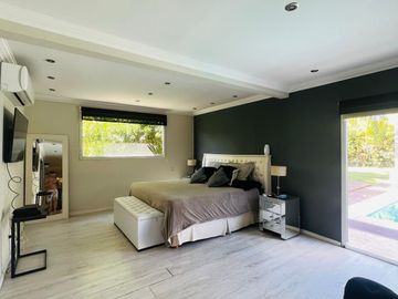 Casa en alquiler de 5 dormitorios c/ cochera en Buenos Aires Village