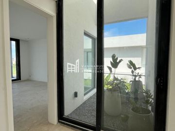 Casa en venta de 4 dormitorios al Rio en Nordelta El Yacht