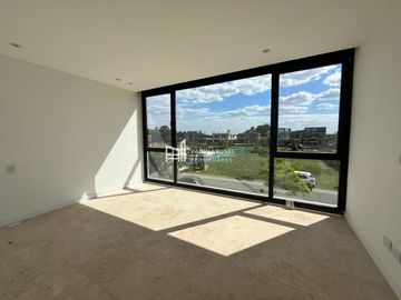Casa en venta de 4 dormitorios al Rio en Nordelta El Yacht