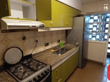 Departamento en venta de 2 dormitorios con cochera y baulera en Parque Patricios
