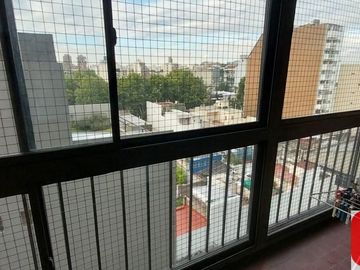 Departamento en venta de 2 dormitorios con cochera y baulera en Parque Patricios