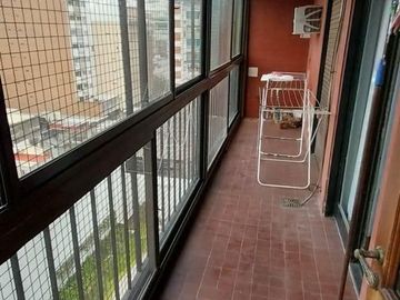 Departamento en venta de 2 dormitorios con cochera y baulera en Parque Patricios