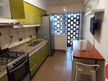 Departamento en venta de 2 dormitorios con cochera y baulera en Parque Patricios