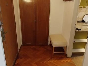 Departamento en venta de 2 dormitorios con cochera y baulera en Parque Patricios