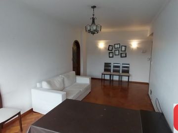Departamento en venta de 2 dormitorios con cochera y baulera en Parque Patricios