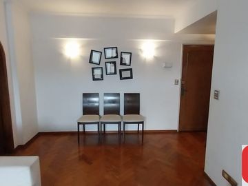 Departamento en venta de 2 dormitorios con cochera y baulera en Parque Patricios