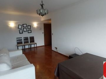 Departamento en venta de 2 dormitorios con cochera y baulera en Parque Patricios
