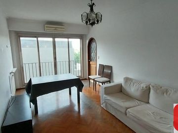 Departamento en venta de 2 dormitorios con cochera y baulera en Parque Patricios