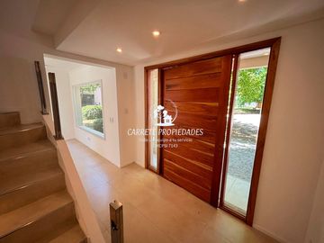 Casa en venta de 4 ambientes y Escritorio. Sausalito. Oportunidad.