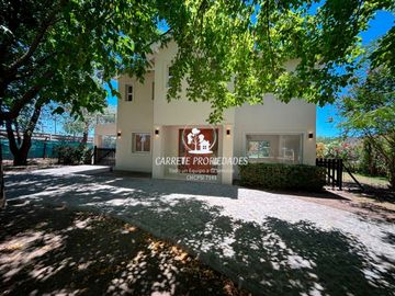 Casa en venta de 4 ambientes y Escritorio. Sausalito. Oportunidad.