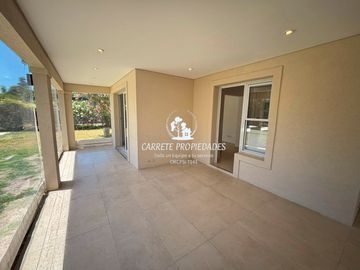 Casa en venta de 4 ambientes y Escritorio. Sausalito. Oportunidad.