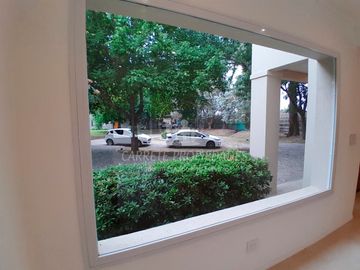 Casa en venta de 4 ambientes y Escritorio. Sausalito. Oportunidad.