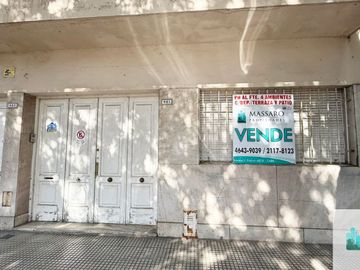 PH al frente con ent. independiente, garage, fondo y terraza, Floresta.