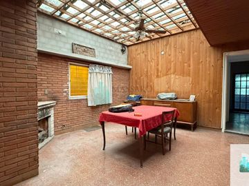 PH al frente con ent. independiente, garage, fondo y terraza, Floresta.