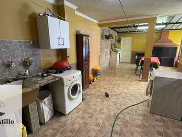 Casa en venta de 3 dormitorios c/ cochera en Morón