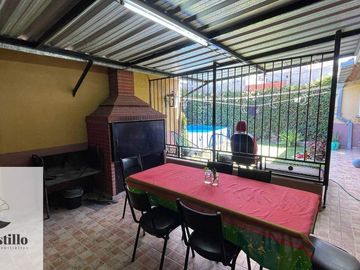 Casa en venta de 3 dormitorios c/ cochera en Morón