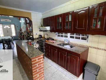 Casa en venta de 3 dormitorios c/ cochera en Morón