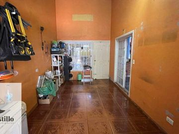 Casa en venta de 3 dormitorios c/ cochera en Morón