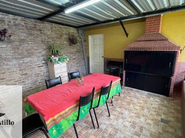 Casa en venta de 3 dormitorios c/ cochera en Morón