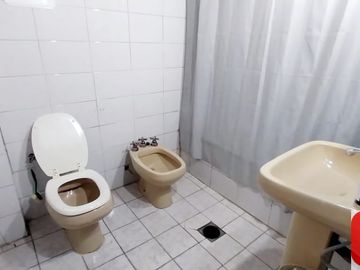 Casa en venta de 5 dormitorios en Parque Patricios