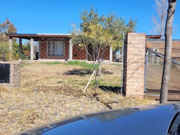 Casa en venta c/ cochera en Villa El Chocón