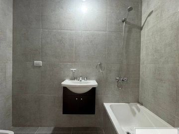 Dúplex en venta de 3 dormitorios c/ cochera en Los Horneros