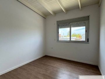 Dúplex en venta de 3 dormitorios c/ cochera en Los Horneros