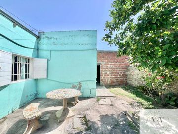 Casa en venta de 2 dormitorios c/ cochera en San Cayetano
