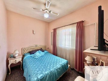 Casa en venta de 2 dormitorios c/ cochera en San Cayetano