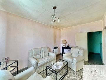 Casa en venta de 2 dormitorios c/ cochera en San Cayetano