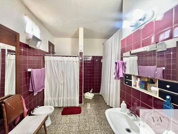 Casa en venta de 2 dormitorios c/ cochera en San Cayetano
