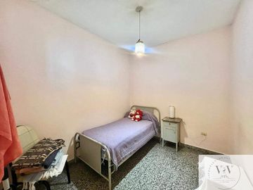 Casa en venta de 2 dormitorios c/ cochera en San Cayetano