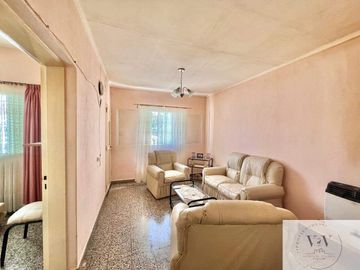 Casa en venta de 2 dormitorios c/ cochera en San Cayetano