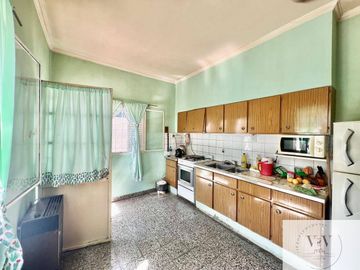 Casa en venta de 2 dormitorios c/ cochera en San Cayetano
