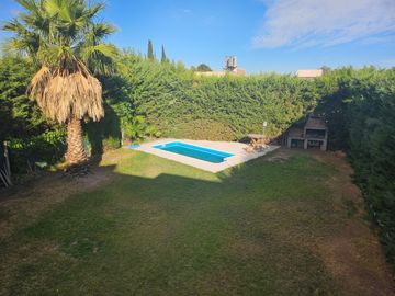 Casa en venta de 4 dormitorios c/ cochera en Luzuriaga