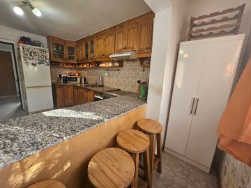 Casa en venta de 4 dormitorios c/ cochera en Luzuriaga