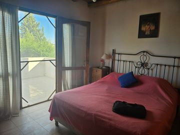Casa en venta de 4 dormitorios c/ cochera en Luzuriaga