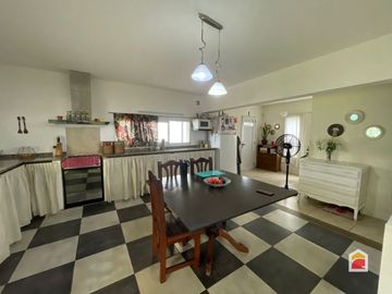 Solares de San Alfonso. Casa en venta de 2 dormitorios c/ cochera. Villa Allende