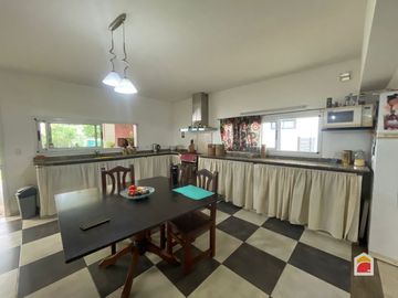 Solares de San Alfonso. Casa en venta de 2 dormitorios c/ cochera. Villa Allende