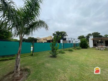 Solares de San Alfonso. Casa en venta de 2 dormitorios c/ cochera. Villa Allende