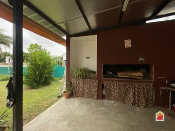 Solares de San Alfonso. Casa en venta de 2 dormitorios c/ cochera. Villa Allende
