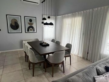 Casa en venta de 3 dormitorios c/ cochera en Santa Juana