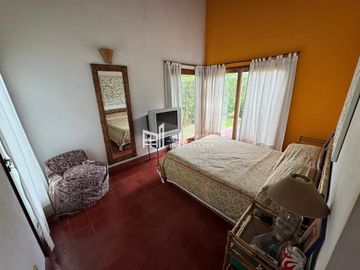 Casa en venta de 5 ambientes c/ cochera en La Barra Village